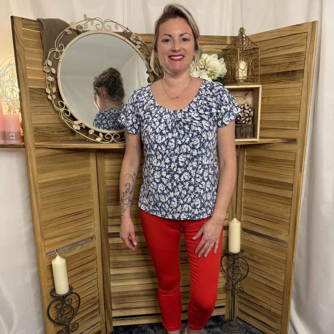 Blouse Fleuri Fond bleu fleur blanche