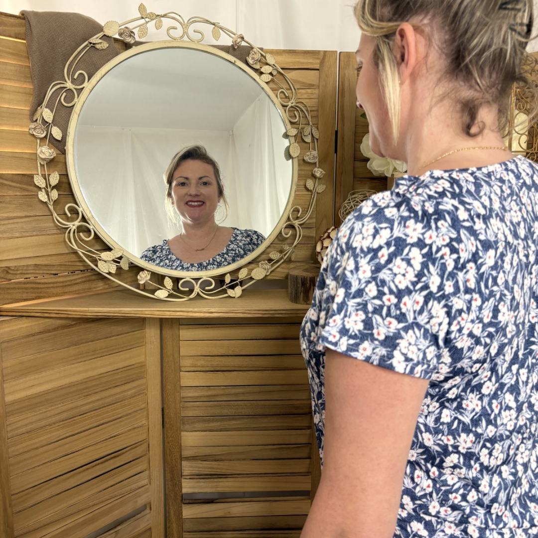 Blouse Fleuri Fond bleu fleur blanche