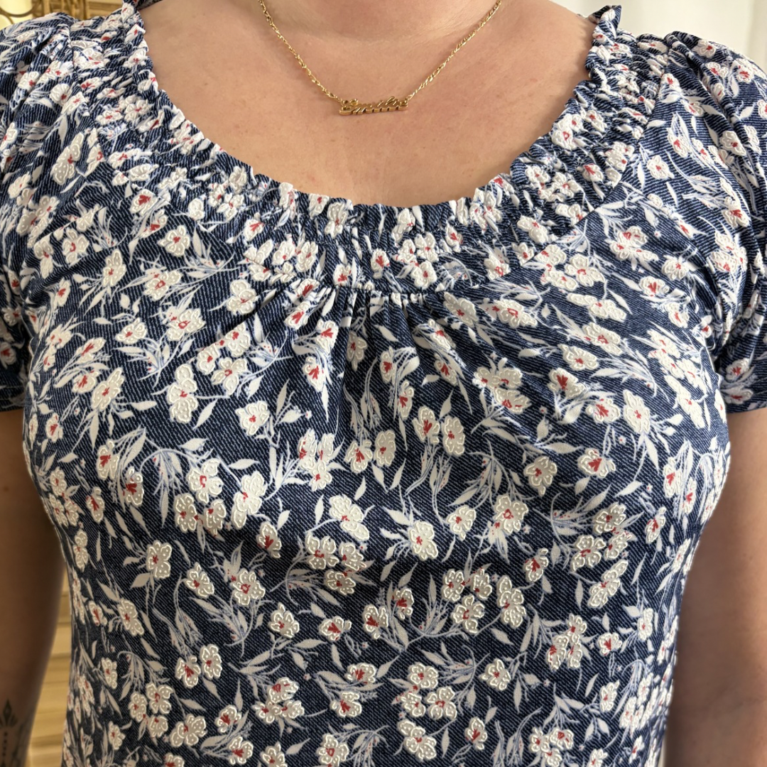 Blouse Fleuri Fond bleu fleur blanche